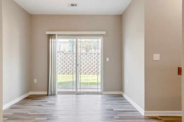 1020 Somerset Springs Dr, Spring Hill, TN 37174