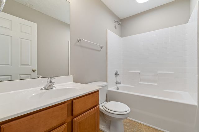 1020 Somerset Springs Dr, Spring Hill, TN 37174