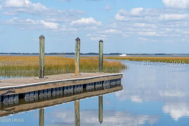 4 Flyway Dr, Beaufort, SC 29907