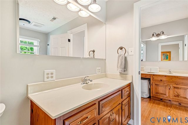 8200 Sawyer Ln, Mechanicsville, VA 23111