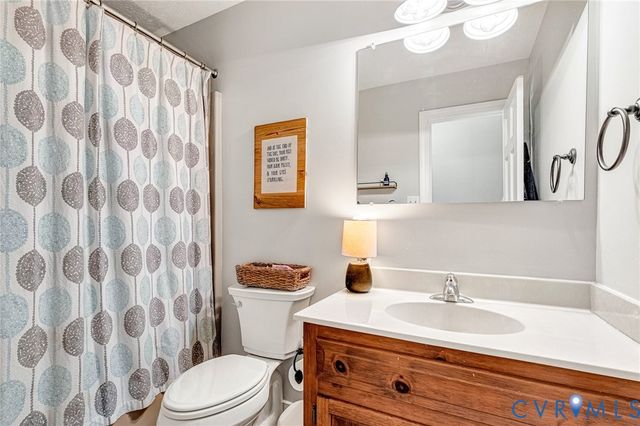 8200 Sawyer Ln, Mechanicsville, VA 23111