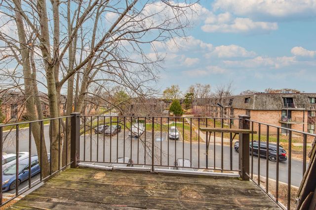 7 Oak Creek Drive 3703, Buffalo Grove, IL 60089