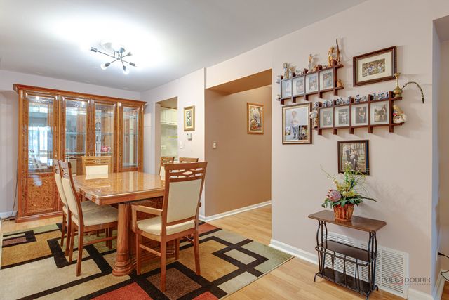 7 Oak Creek Drive 3703, Buffalo Grove, IL 60089