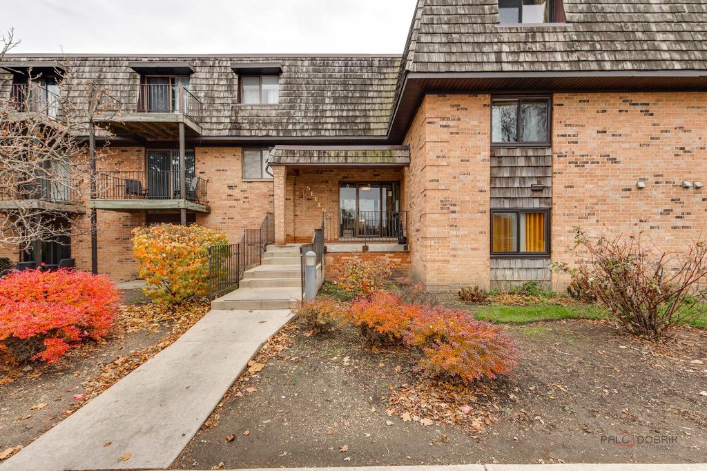 7 Oak Creek Drive 3703, Buffalo Grove, IL 60089