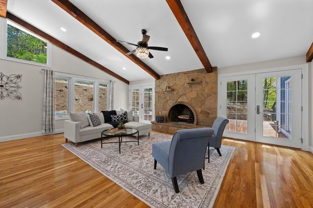 20 Westwood Dr, Worcester, MA 01609