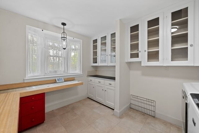 20 Westwood Dr, Worcester, MA 01609