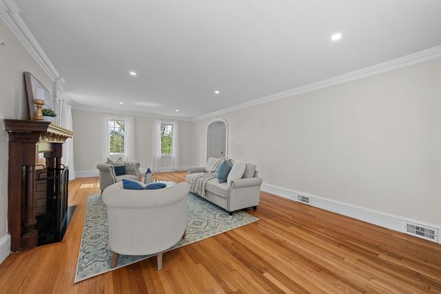 20 Westwood Dr, Worcester, MA 01609
