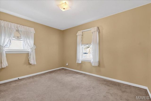 190 Saint Baptista Lane, Florissant, MO 63031