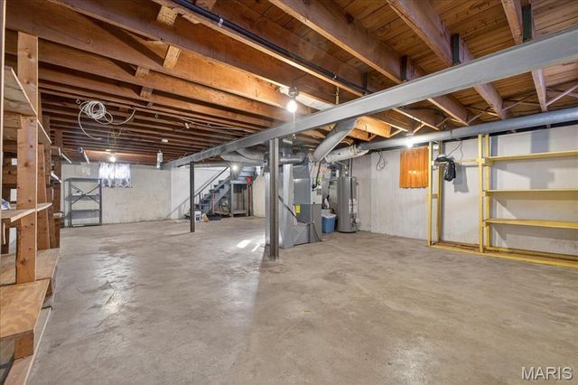 190 Saint Baptista Lane, Florissant, MO 63031