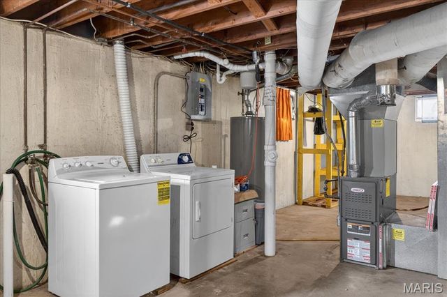 190 Saint Baptista Lane, Florissant, MO 63031