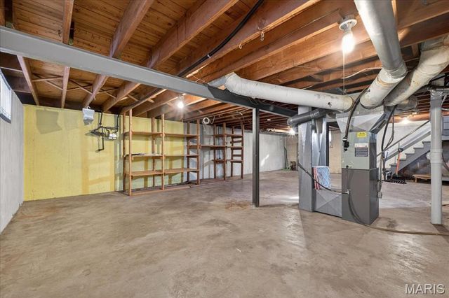 190 Saint Baptista Lane, Florissant, MO 63031