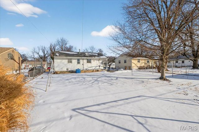 190 Saint Baptista Lane, Florissant, MO 63031