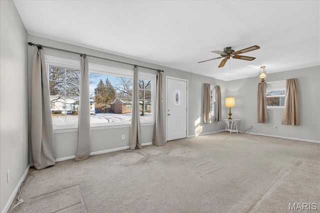 190 Saint Baptista Lane, Florissant, MO 63031