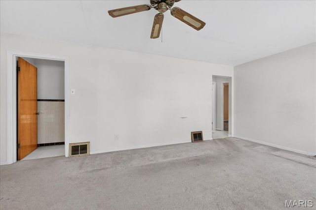 190 Saint Baptista Lane, Florissant, MO 63031