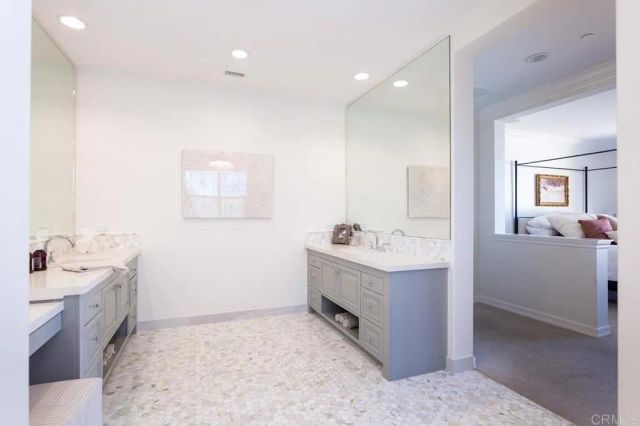 1010 Scarlet Way, Encinitas, CA 92024