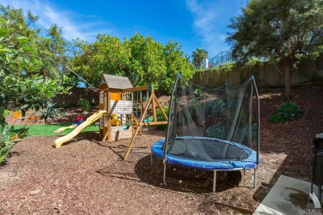 1010 Scarlet Way, Encinitas, CA 92024