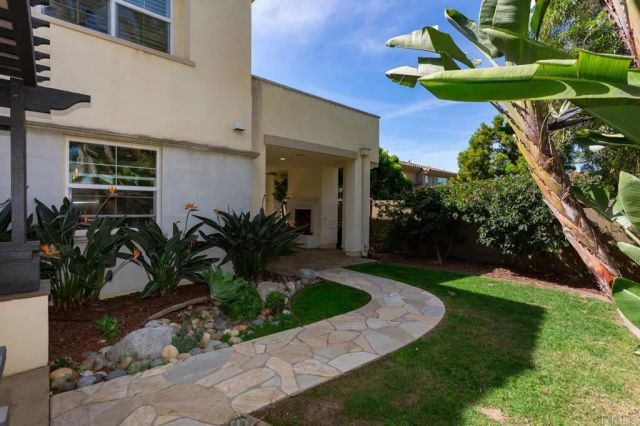 1010 Scarlet Way, Encinitas, CA 92024