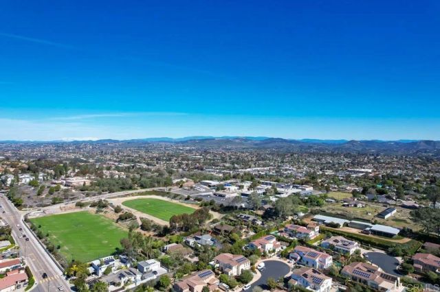 1010 Scarlet Way, Encinitas, CA 92024