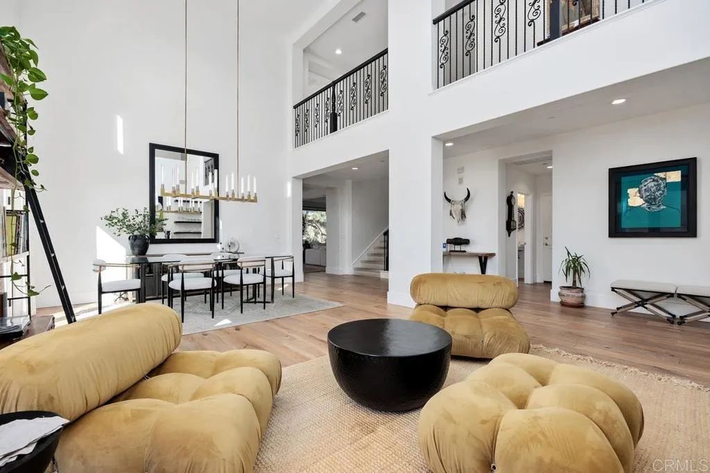 1010 Scarlet Way, Encinitas, CA 92024