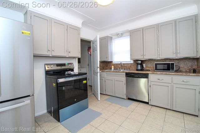 20998 Westhaven Avenue, Southfield, MI 48075