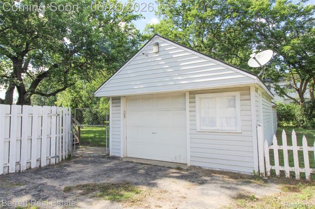 20998 Westhaven Avenue, Southfield, MI 48075