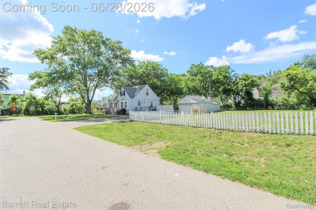 20998 Westhaven Avenue, Southfield, MI 48075