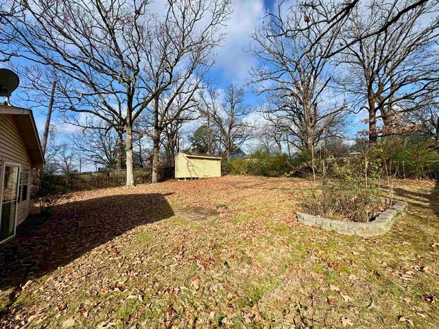 7802 Bonnie Brae Road, Little Rock, AR 72227