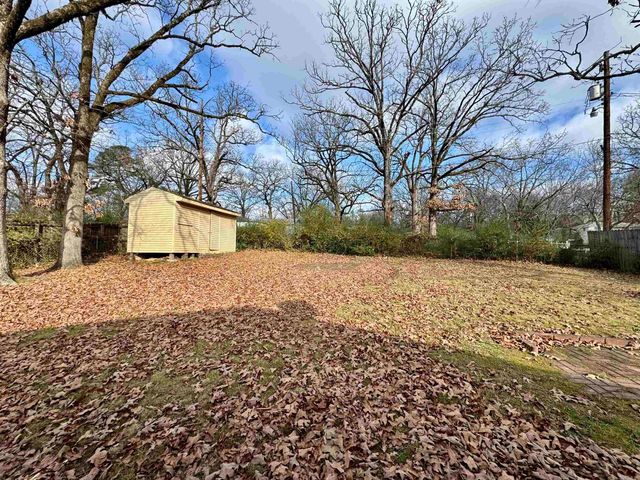 7802 Bonnie Brae Road, Little Rock, AR 72227