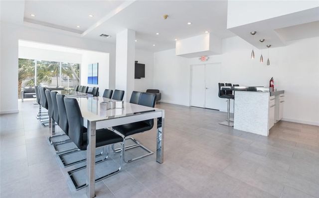 2841 N Ocean Boulevard 802, Fort Lauderdale, FL 33308