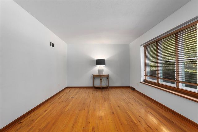 3416 S Crane Street, Independence, MO 64055