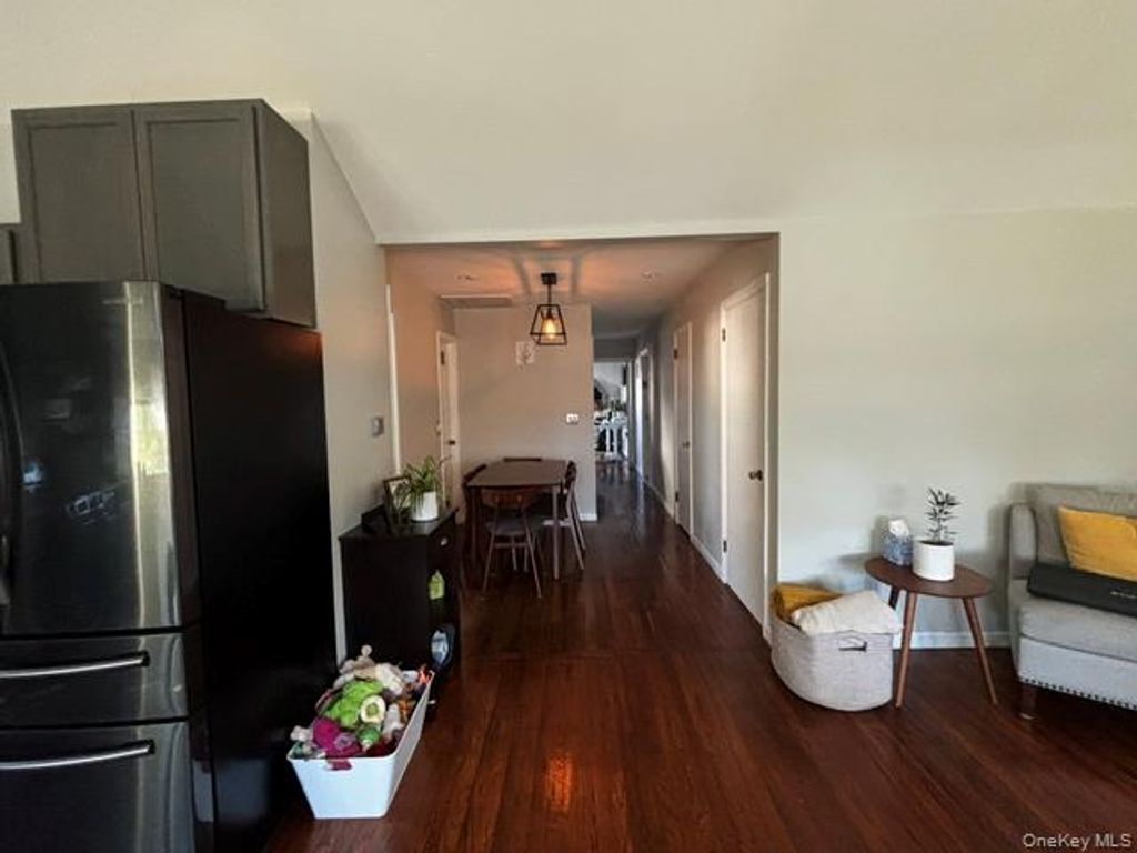 5 Barry Road, Amity Harbor, NY 11701 — photo 3