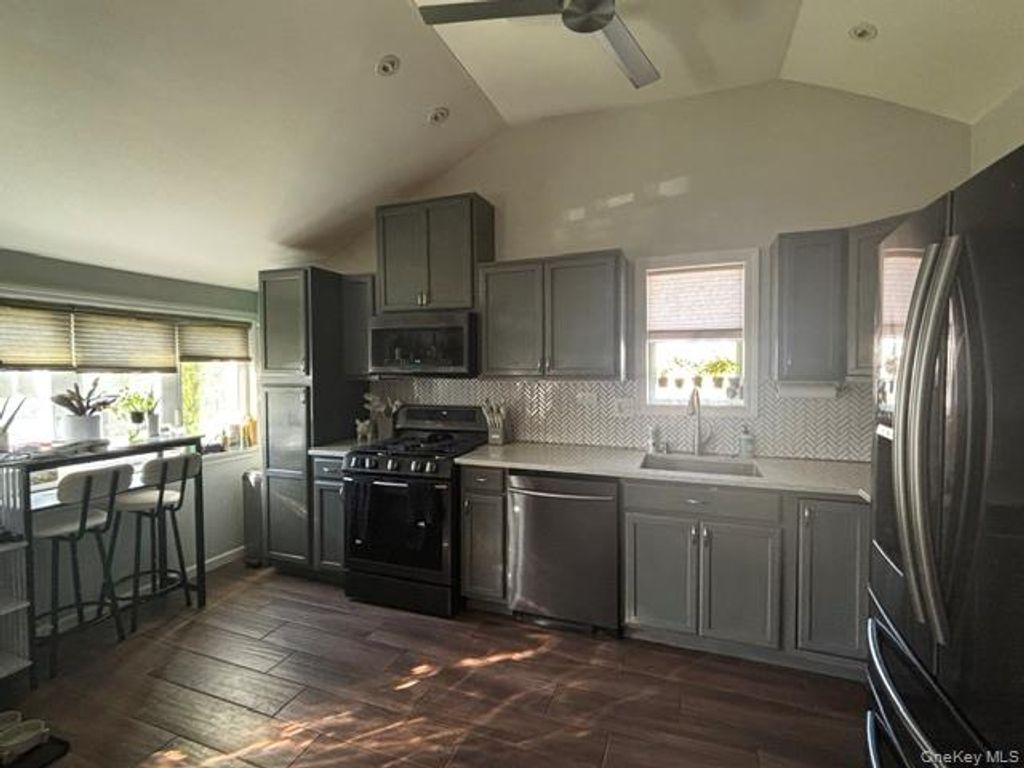 5 Barry Road, Amity Harbor, NY 11701 — photo 4