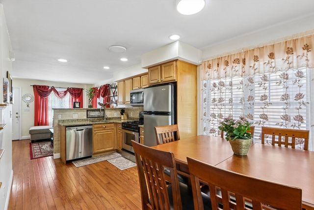 24 Harris St A, Peabody, MA 01960