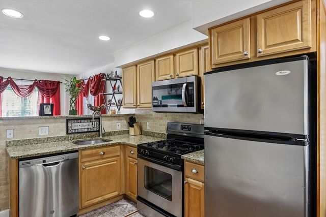 24 Harris St A, Peabody, MA 01960