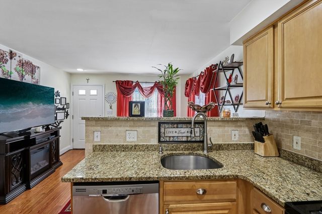 24 Harris St A, Peabody, MA 01960