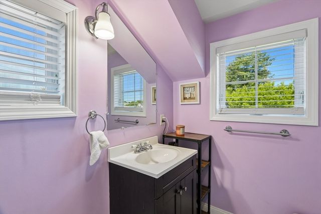24 Harris St A, Peabody, MA 01960
