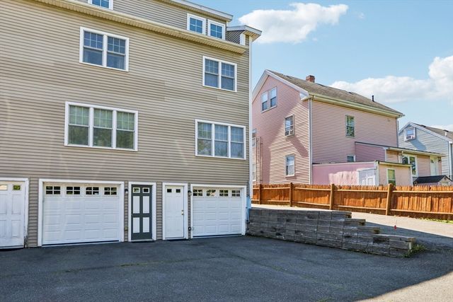 24 Harris St A, Peabody, MA 01960