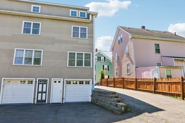 24 Harris St A, Peabody, MA 01960