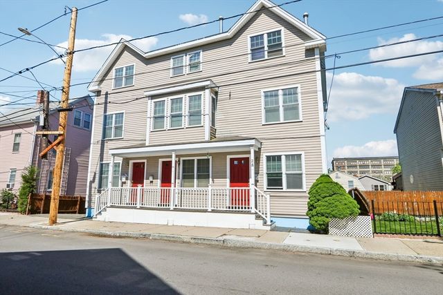 24 Harris St A, Peabody, MA 01960