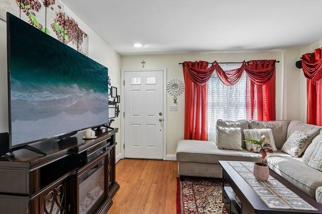 24 Harris St A, Peabody, MA 01960