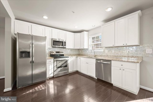 217 BERLIN AVE, Baltimore, MD 21225