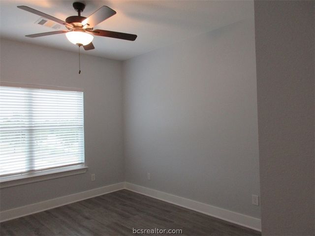 2102 Crescent Pointe Parkway, College Station, TX 77845