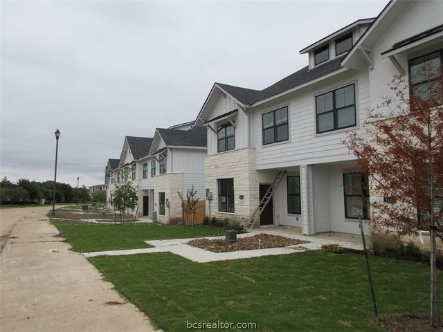 2102 Crescent Pointe Parkway, College Station, TX 77845