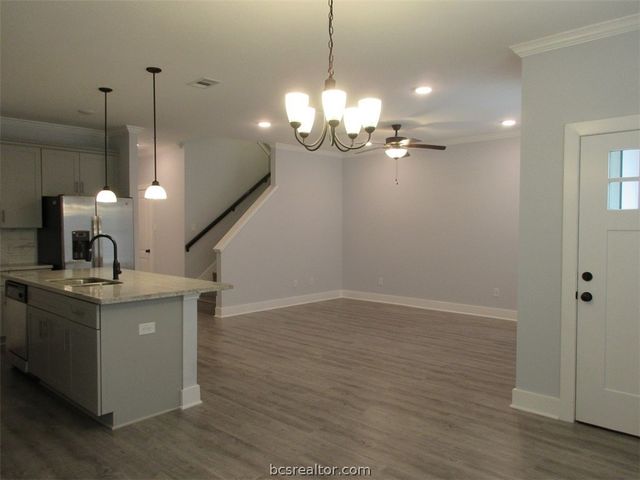2102 Crescent Pointe Parkway, College Station, TX 77845