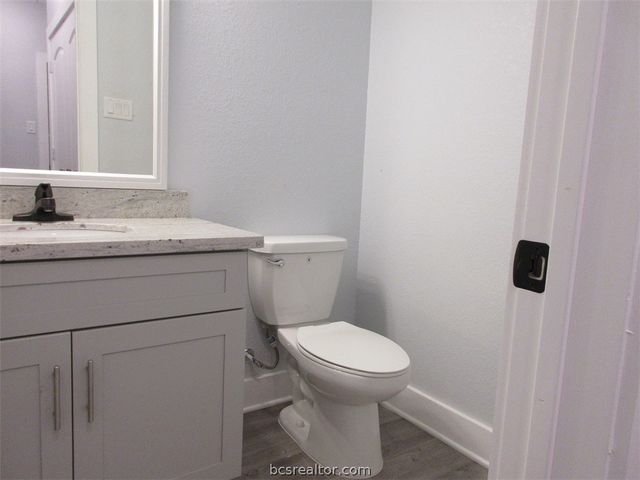 2102 Crescent Pointe Parkway, College Station, TX 77845