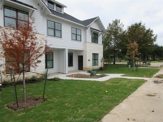 2102 Crescent Pointe Parkway, College Station, TX 77845