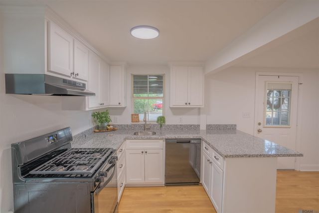 30114 Oak St, Walker, LA 70785