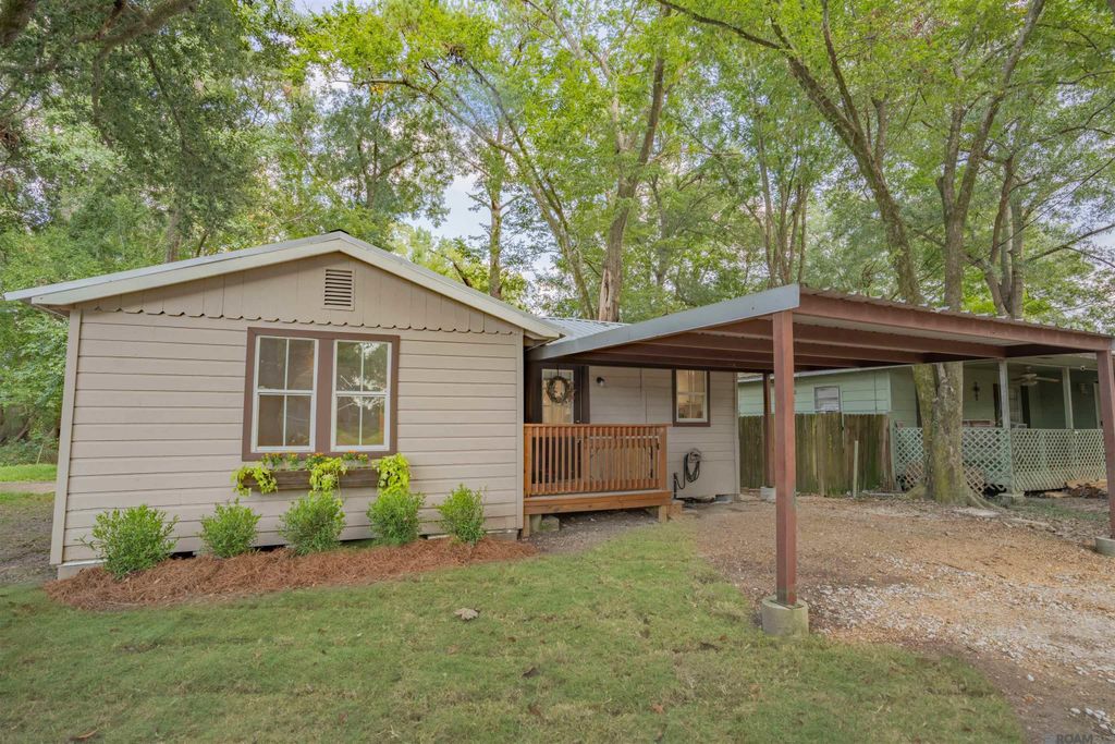 30114 Oak St, Walker, LA 70785