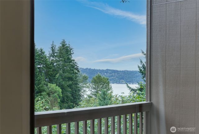 104 168th Avenue NE, Bellevue, WA 98008