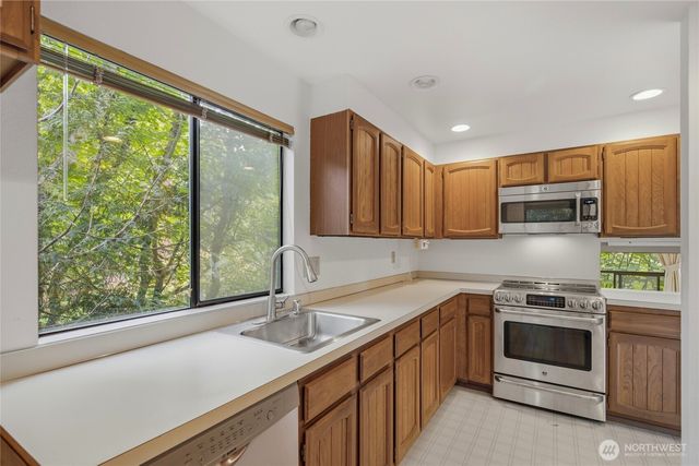 104 168th Avenue NE, Bellevue, WA 98008